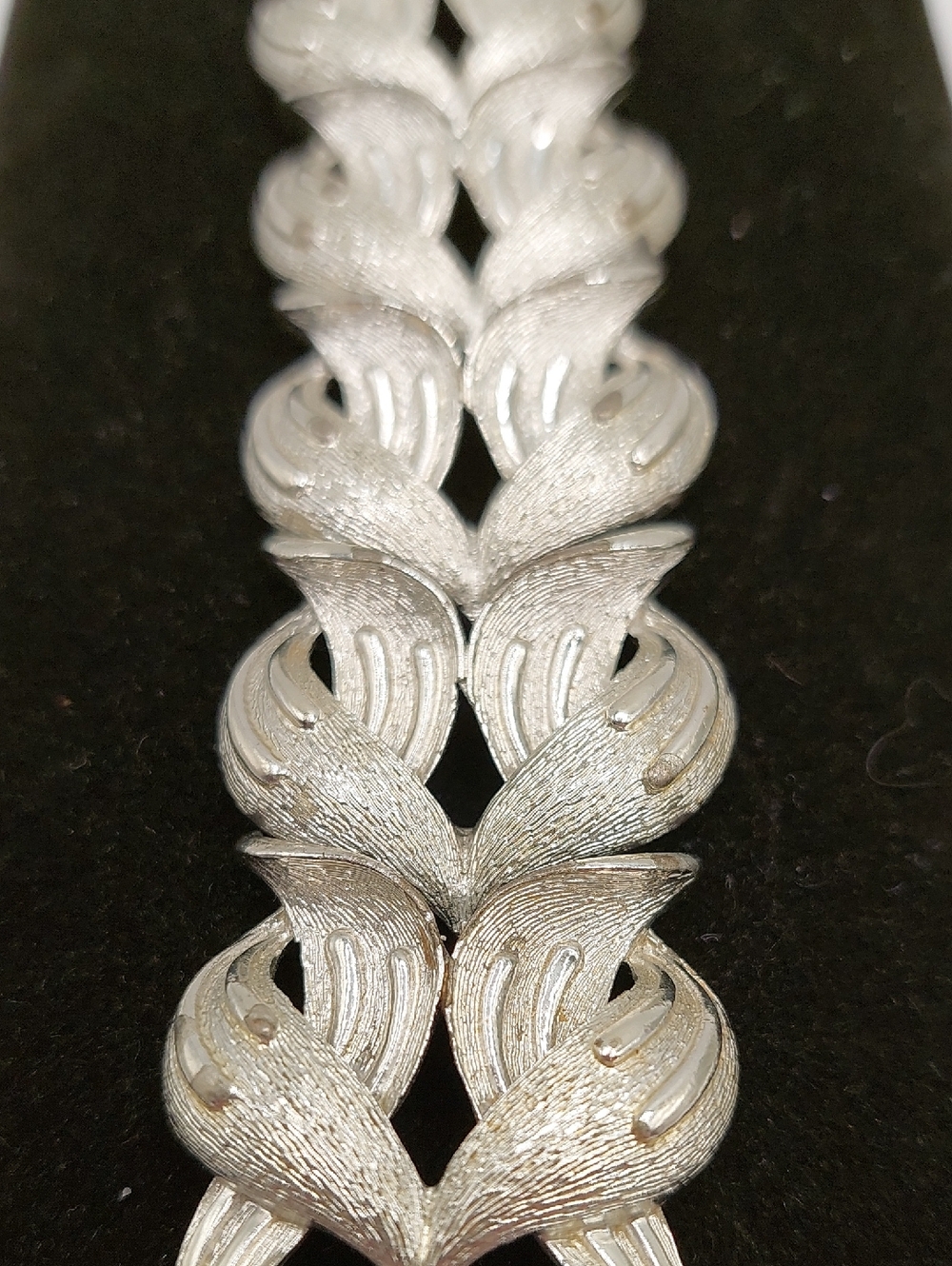 CORO PEGASUS Vintage Silver Leaf Link Bracelet - Women Accessories